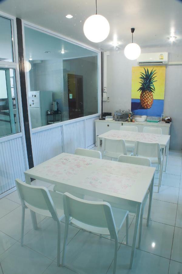 S'Prima Hostel Phitsanulok Eksteriør billede