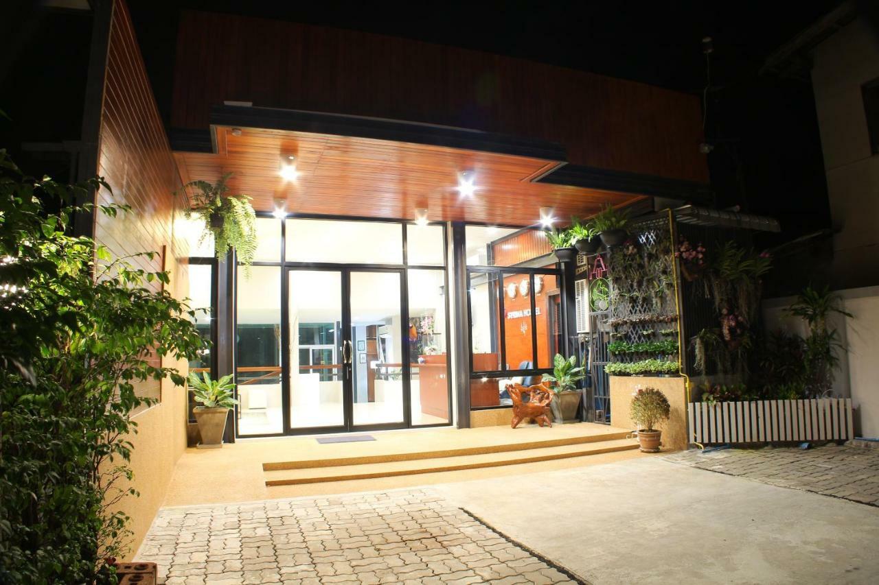 S'Prima Hostel Phitsanulok Eksteriør billede